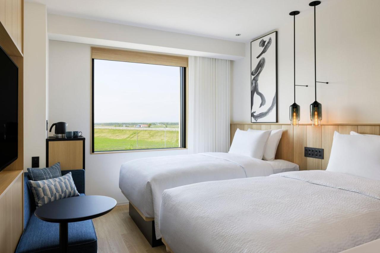 Отель Fairfield By Marriott Hokkaido Naganuma Экстерьер фото